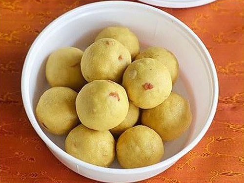 moong dal laddo recipe in hindi