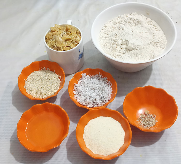 Meethi Puri ingredients