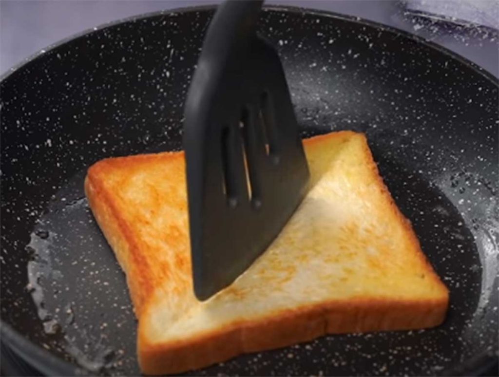 custard toast