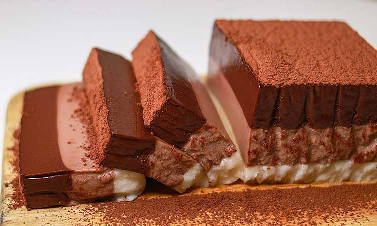 CHOCOLATE MOUSSE CAKE